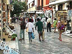 Туристы в Афинах
